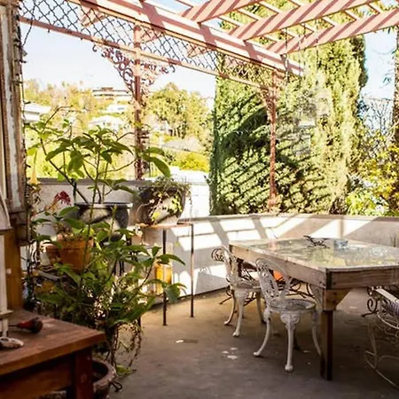 Colonial Craftsman Bed And Breakfast - Hollywood